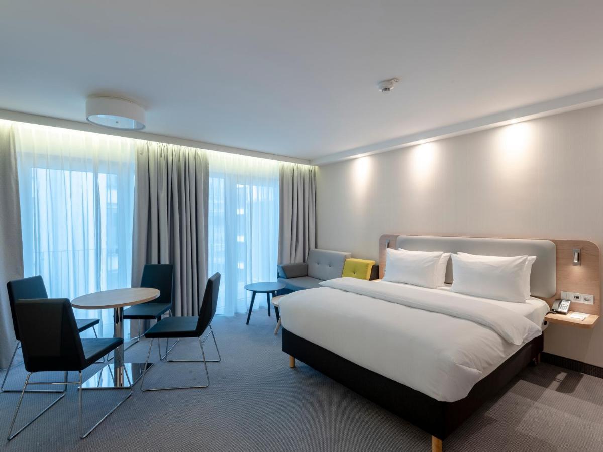 Holiday Inn Express - Offenbach, An Ihg Hotel ภายนอก รูปภาพ